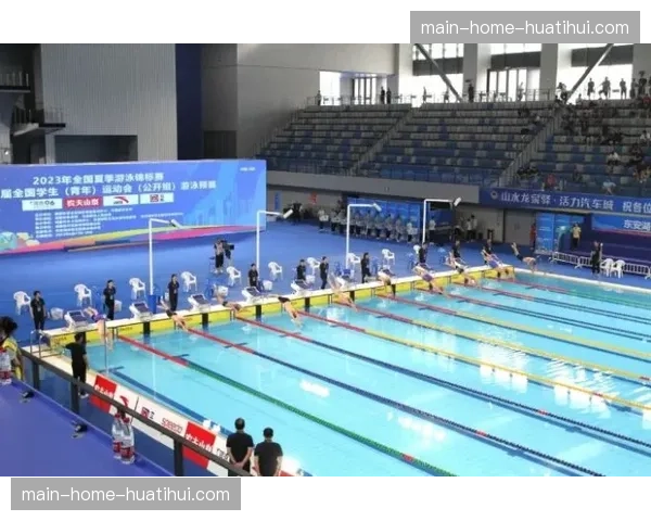 全国青少年游泳U系列赛成都站开赛，985人次小将东安湖劈波斩浪