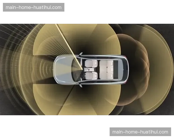 混合现实头盔创新光学显示方案，实现虚实场景完美叠加